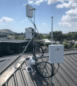 Blackhawk MIMO antenna configuration for CEl-Fi Quatra solution